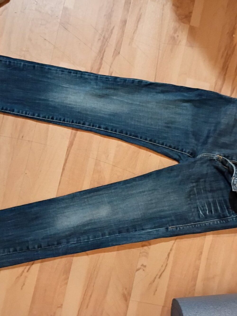 Rock & Republic Straight-Leg Jeans - Size 4